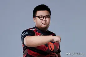 TES晴天心态炸了！直播战绩0-8，怒喷弹幕：我过得比你们都要好图片