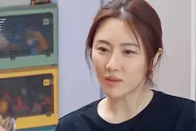 王博谷：与巴图老妻少夫，恩爱无比，在39岁高龄生下二胎儿子图片