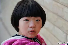 妈妈带半岁女儿下地干活，遭遇电闪雷鸣，孩子受惊吓从此患病图片