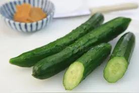 减肥期间晚上吃黄瓜效果好吗？图片