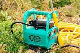 喷雾器过时了！新式“打药机”一出，省时省力，家家买得起图片