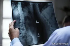 骨科椎体成形手术，成本2—3千元，收费3—4万元，为啥这么悬殊？图片