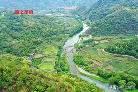 新昌镜岭水库淹没区，山环水绕竹潭村，青潭流水浪淘沙图片