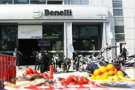 拥有“专精”属性的门店看来却像超市买摩托图片
