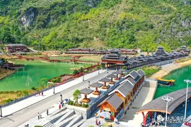 【喜迎二十大】凌云浩坤：共话变迁再出发图片