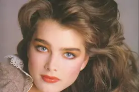 阿加西好福气！前妻是漂亮的波姬小丝，二婚娶美女冠军，恩爱21年图片