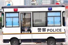 乡镇公务员的日常——午休时来了一个酒鬼图片