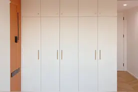 定制衣柜是多少钱一平米？怎么定制省钱？别再当销售的冤大头啦图片