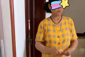 女子没钱给女儿交600元学费，向婆婆伸手，网友看到指甲不淡定了图片