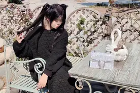 为爱冲锋的勇士直播被封！女主也遭反噬掉粉5万，称不方便讲原因图片