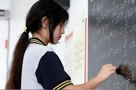 同样是数学天才，韦东奕可以保送北大，姜萍是否也能被破格录取呢图片