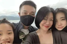 小S罕晒全家出游照！女儿曾被吐槽“丑”，现在变成了这样图片