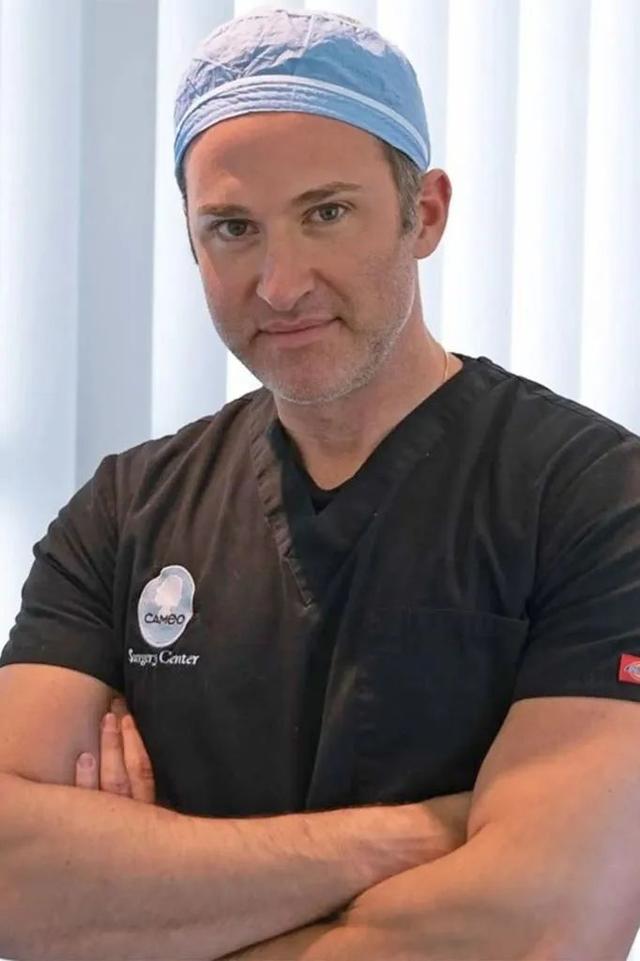 《芭比》杀疯了，诊所推出芭比整容套餐，连私处都能改造？！