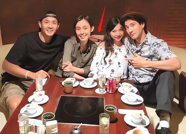 港媒曝范玮琪王力宏4人激情视频！画面全裸辣眼，周杰伦早有暗示