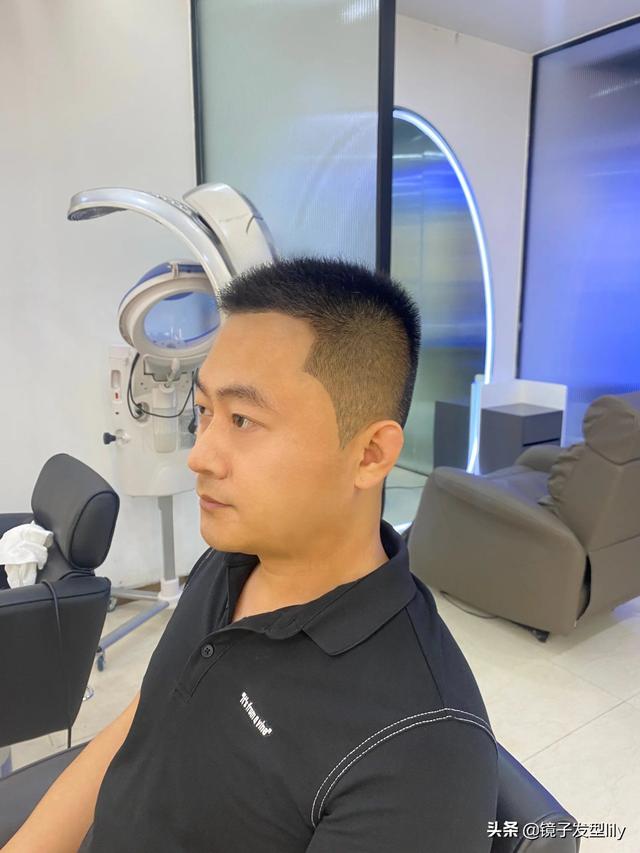 男生额头高适合什么发型图片,男生剪"露额"发型阳光帅气,这三款发型