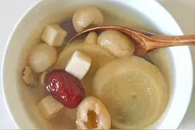 没想到几块钱的“苹果水”，掉色这么猛，越喝脸色越红润透亮图片