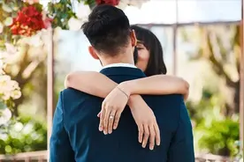 不管夫妻还是情人，出现这些征兆，说明缘分已尽图片