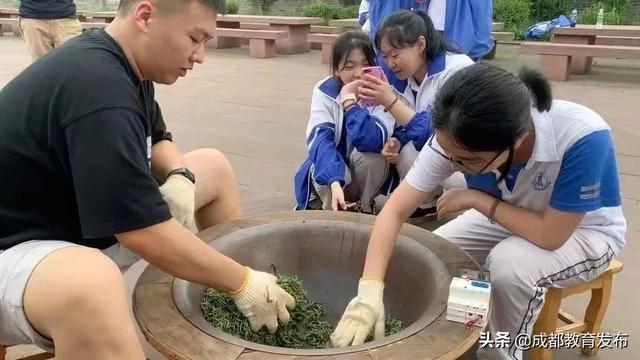 互联网助农，成都这所学校把社会实践玩出新高度！获新华社点赞