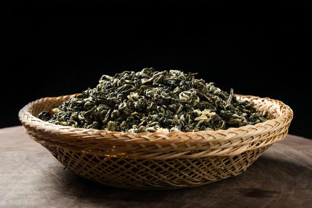 千万别小瞧了天天喝的茶，所有的树叶都能制茶吗？茶叶树叶的区别