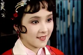 宝玉、宝琴踏雪寻梅，一明一暗，寻的是梅花也是姻缘，薛姨妈慌了图片