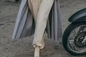 这才是秋冬该有的打扮：九分直筒裤+短靴，四五十岁女人穿好时髦图片