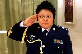 彻底瞒不住了！韩红隐藏多年背景曝光，难怪娱乐圈都不敢得罪她！图片