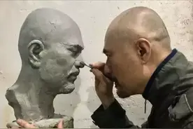 演员徐锦江：一见钟情天花板，行走的搞笑包袱，却有一颗爱国之心图片