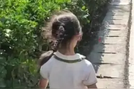 外地打工的父亲悄悄回家6岁女儿脸上写满不敢相信图片