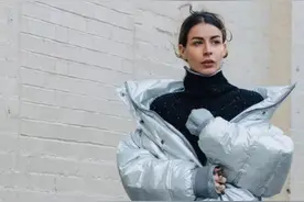 羽绒服脏了怎么清洁？教你正确做法，蓬松柔软还干净图片