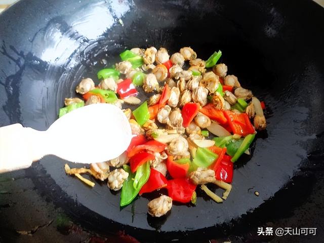 入伏后，吃鱼吃肉都不如扇贝，蛋白质高又养胃，胃寒者要多吃