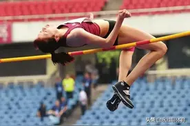 1米91！女子跳高00后小将夺冠，大长腿瞩目，面容清纯笑容甜美图片