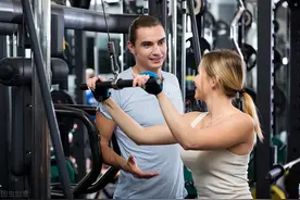 为什么建议女性长期做力量训练？几个意想不到的好处，谁都心动图片