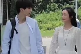 牵手像掰手腕，吻戏亲摄影机，王俊凯拍感情戏比两个弟弟还纯情图片