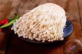 金针菇为什么叫“明天见”？吃了等于白吃？原来一直误会它了图片
