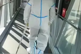 在柬埔寨历经4个月的生死救援，中国小伙登上回国航班图片