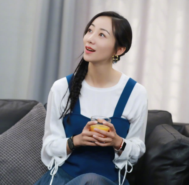 出道多年不靠背景,一步一个脚印,39岁活出了自我(韩雪老爸是韩三平吗)