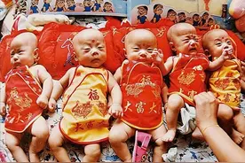 中国首例5胞胎：母亲养育10年，父亲1分钱不寄，得知原因潸然泪下图片
