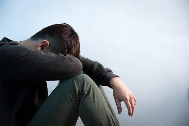 福建一35岁男子和丈母娘上床，干柴烈火一夜后直呼：比妻子好多了