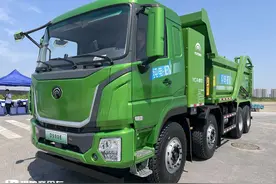 宇通最新推出的电动自卸车实拍，标载续航350公里，动力610马力？图片