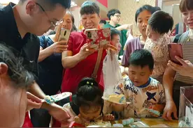 福安有一家为孩子出生百日在大酒店举办“百日宴”，场面热闹图片