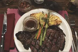 美国网友问：为什么中国还在用落后的筷子，而不是用先进的刀叉？图片