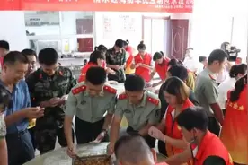 “拥军水饺”送温情 共叙军民鱼水情图片
