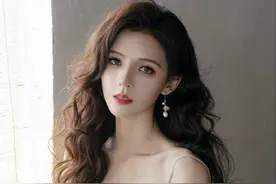 曾是“王思聪最美前任”，张予曦被指穿300元高仿走红毯，发文回怼：礼服是正品，我没那么在意牌子图片