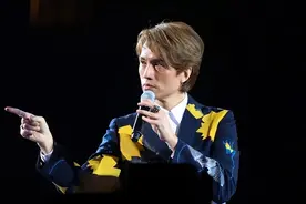 香港能撼动周星驰的，只有黄子华，不愧是创下TVB收视纪录的大神图片