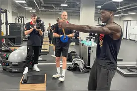 拒绝多队，重回湖人！感谢詹姆斯和哈姆，但你打出身价更多靠自己图片