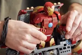 乐高的反浩克机甲，竟然可以将此前发售的76206钢铁侠放进去？图片