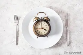 什么是间歇性禁食？它对健康有益吗？图片
