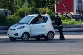 7月，三、四轮车除了限行，还有多种管理方式并存，不扣车、罚款图片