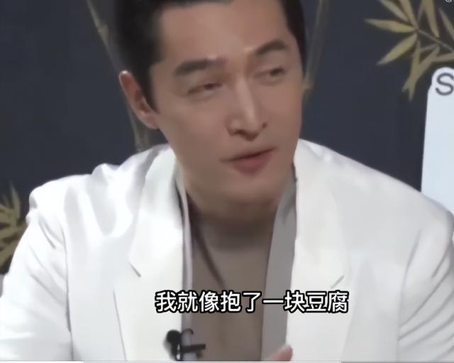 40岁胡歌官宣结婚得女后首次谈妻女，第一次抱女儿怕碰坏了，看女儿睡颜落泪：她刚来这个世界，没受任何污染