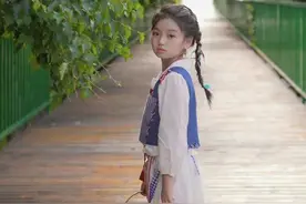 还记得百万年薪拿来养弟弟的阿拉蕾吗？如今长到认不出？图片